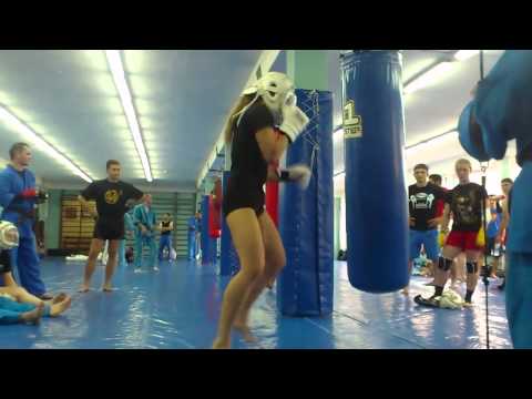 На такую голос лучше не повышать...