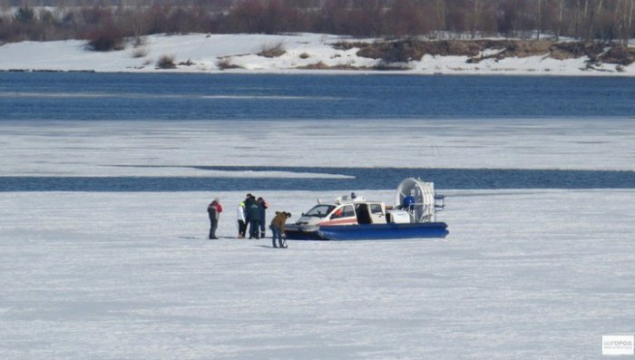 Рыбак плыл на льдине из Нижнего до Чебоксар и обиделся, что его спасли