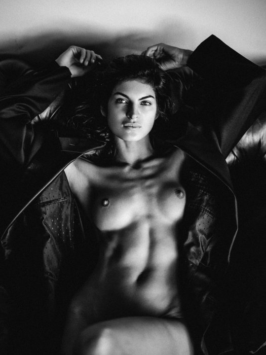 Девушки бывают разные