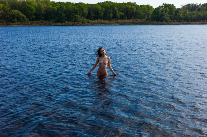 Девушки бывают разные