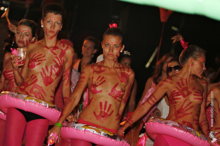 Девушки бывают разные