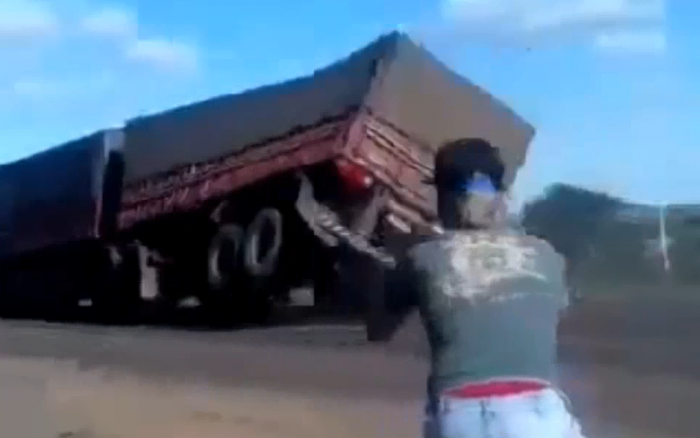 Подборка - Грузовики виляет хвостом #2