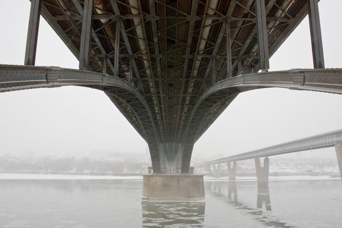 Разоблачаем ! Реактивный самолет пролетает под мостом?