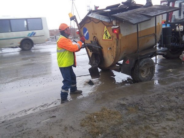 Ямочный ремонт дорог монтажной пеной