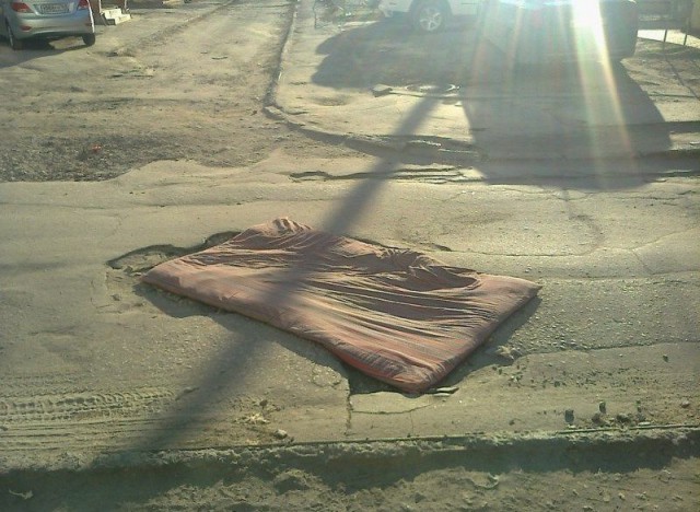 Ямочный ремонт дорог монтажной пеной