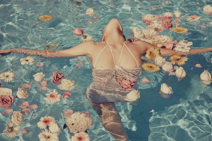 Девушки бывают разные