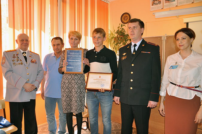 Красноярский девятиклассник задержал матерого грабителя, когда тот выдирал сумку из рук пенсионерки