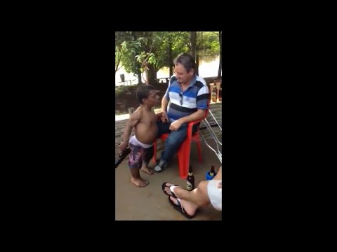 Как можно не уважать карлика?!