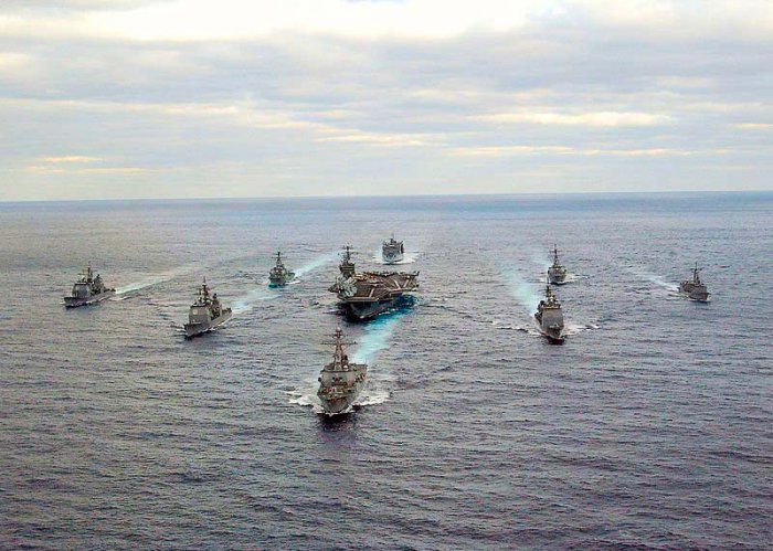 Почему флот США боится приближаться к российским кораблям