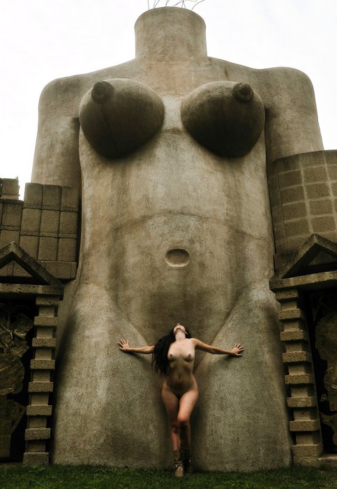 Девушки бывают разные