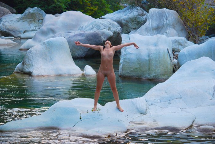 Девушки бывают разные