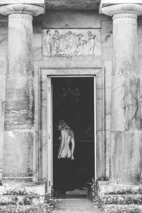 Девушки бывают разные