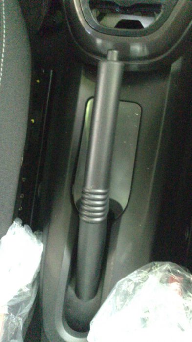 Серийная Lada Vesta: новые шпионские фото