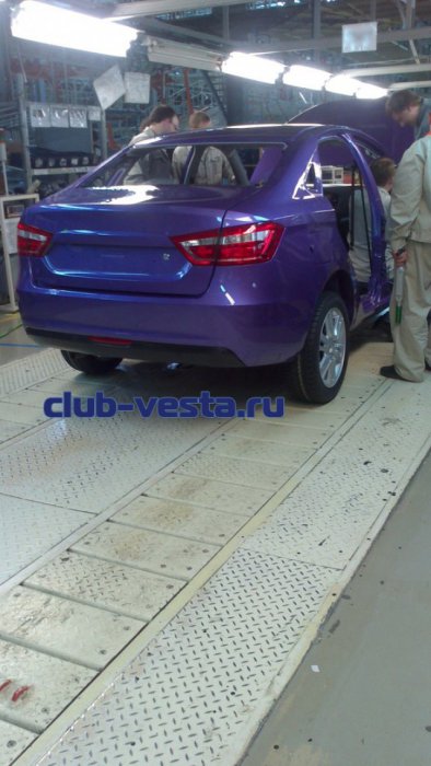 Серийная Lada Vesta: новые шпионские фото