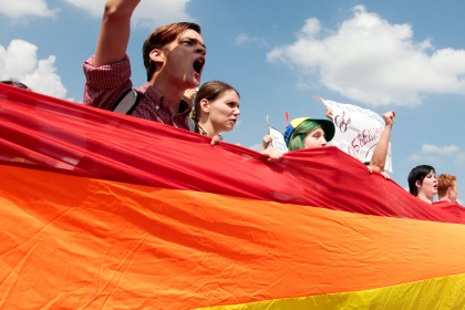 Полиция помешала ЛГБТ-активистам провести пикет в Петербурге Полиция помешала ЛГБТ-активистам провести пикет в Петербурге
