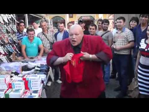 Барецкий добрался до трусов