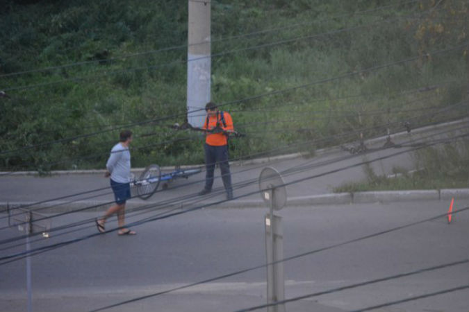 В Красноярске водитель «мерина», избивший велосипедиста, сам написал заявление о побоях