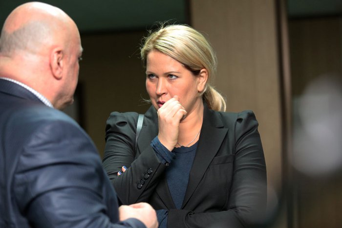 Адвокат допустил, что за Евгению Васильеву сидит другой человек