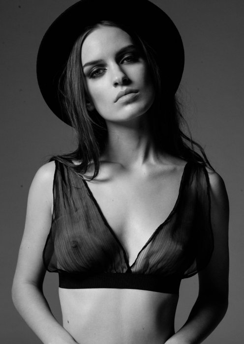 Девушки бывают разные