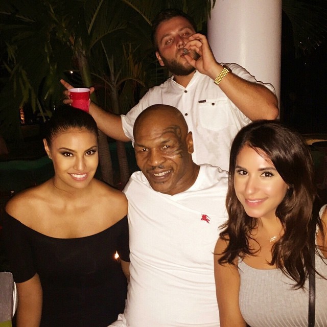 Миссис Вселенная 2015 Эшли Бернхэм