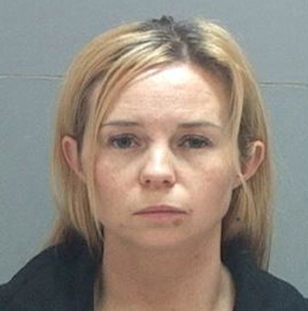 Женщина 33 лет и парень 17 лет - новый скандал Женщина 33 лет и парень 17 лет - новый скандал