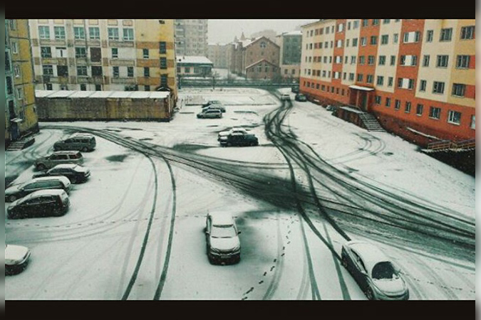 Жители Норильска дождались снега со смешанными чувствами