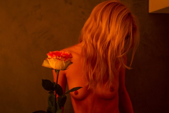 Девушки бывают разные