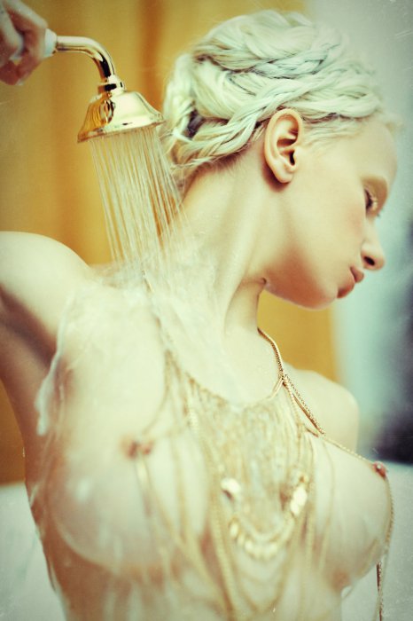 Девушки бывают разные