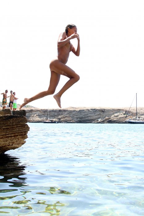 Девушки бывают разные