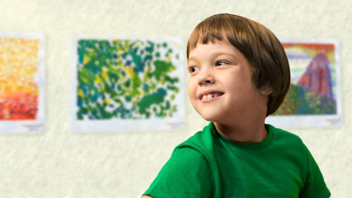 Родители больного мальчика открыли магазин его рисунков