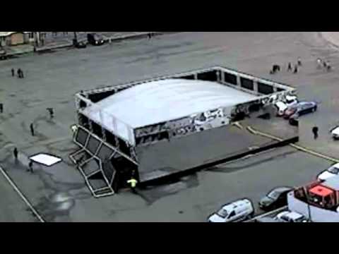 Зеркала упали на людей