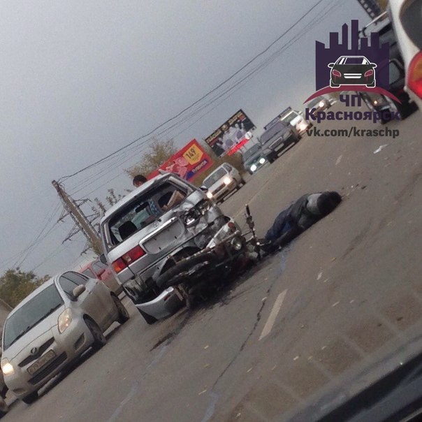В ДТП в Красноярске насмерть разбился мотоциклист (18+)