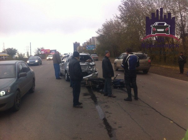 В ДТП в Красноярске насмерть разбился мотоциклист (18+)