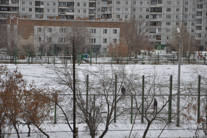 Зима шла в Красноярск, но застряла где-то в пригороде