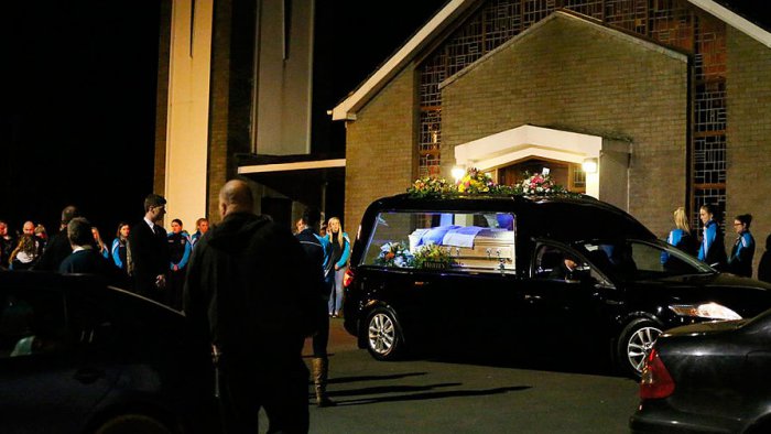 Джим Керри нёс гроб своей бывшей девушки