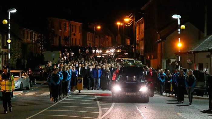 Джим Керри нёс гроб своей бывшей девушки