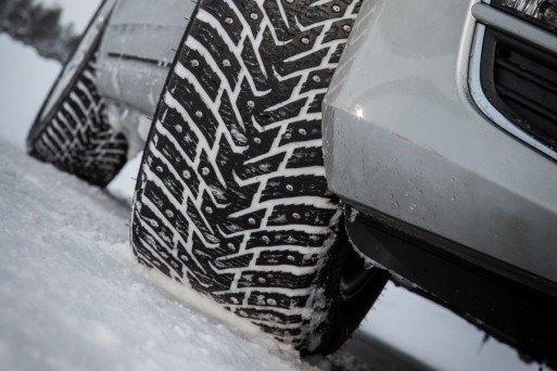 В России вступил в силу закон о запрете использования летних шин зимой