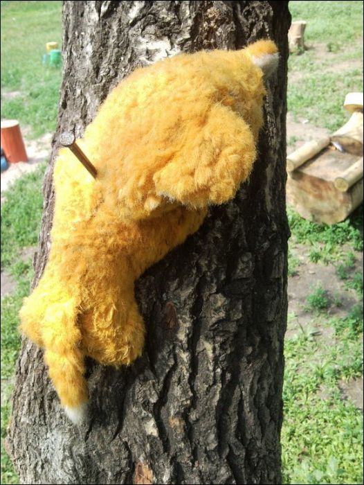 Адские твари расползаются по дворам