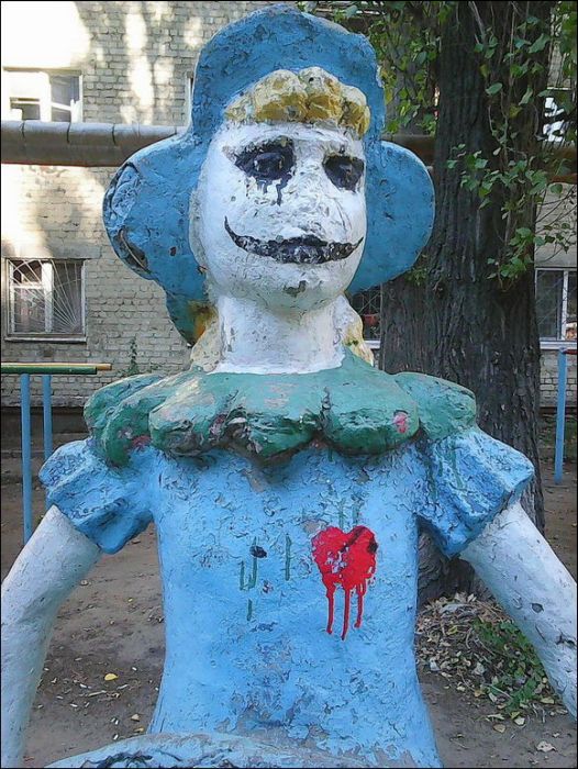 Адские твари расползаются по дворам