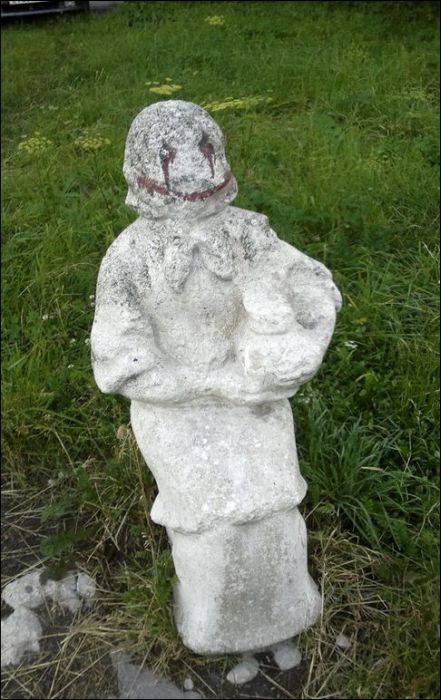 Адские твари расползаются по дворам