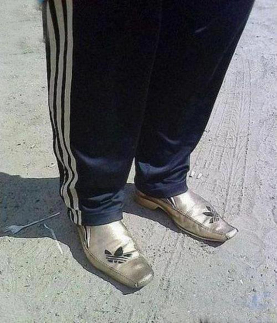 Три полоски Adidas