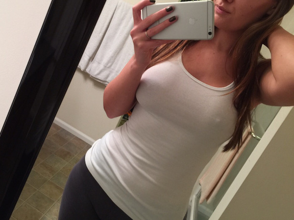 Девушки без бюстгальтеров