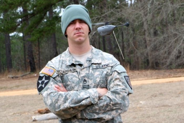 Солидный армейский мини-дрон