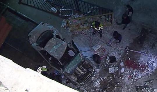 В Одинцове машина упала с 8 этажа паркинга