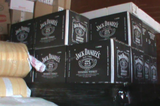 В Красноярском крае поставщики суррогатного виски начали избавляться от своего смертельного товара