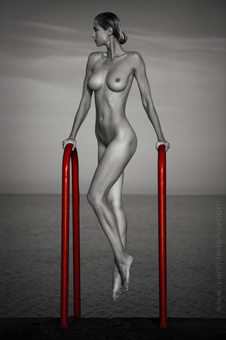 Пятничный сиськопост (18+)