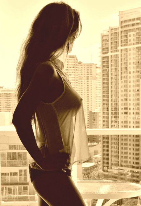 Девушки (18+)