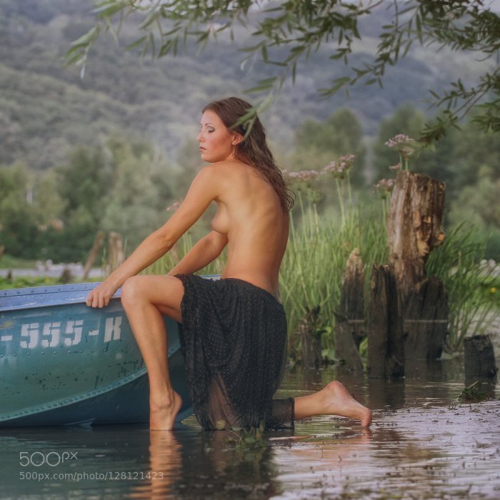 Девушки (18+)