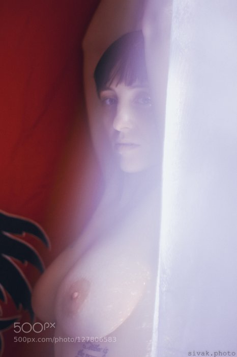 Девушки (18+)