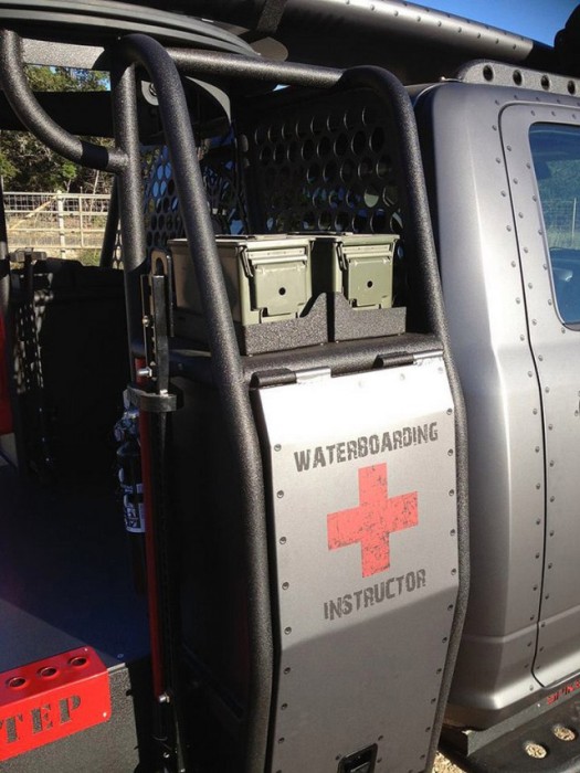 Пикап на случай зомби-апокалипсиса